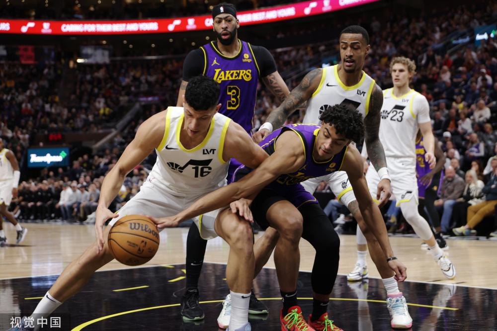 的自信和冷 的自信和冷